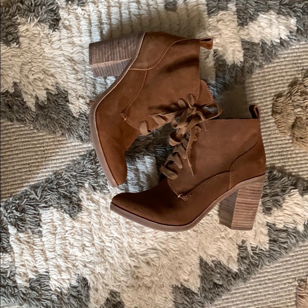 Dolce vita camel booties